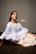 Cargar imagen en el visor de la galería, Blusa tsïtsïki blanco