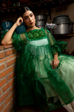 Cargar imagen en el visor de la galería, Sobrevestido mereraskani verde