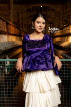 Cargar imagen en el visor de la galería, Blusa magnolia morado