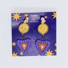 Cargar imagen en el visor de la galería, Aretes "amor en barro"
