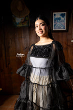 Cargar imagen en el visor de la galería, Sobrevestido mereraskani negro
