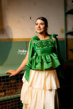 Cargar imagen en el visor de la galería, Blusa magnolia verde

