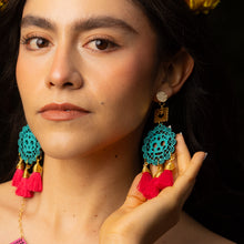 Cargar imagen en el visor de la galería, Aretes Amor Eterno/Uva
