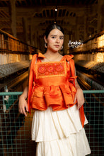 Cargar imagen en el visor de la galería, Blusa magnolia naranja
