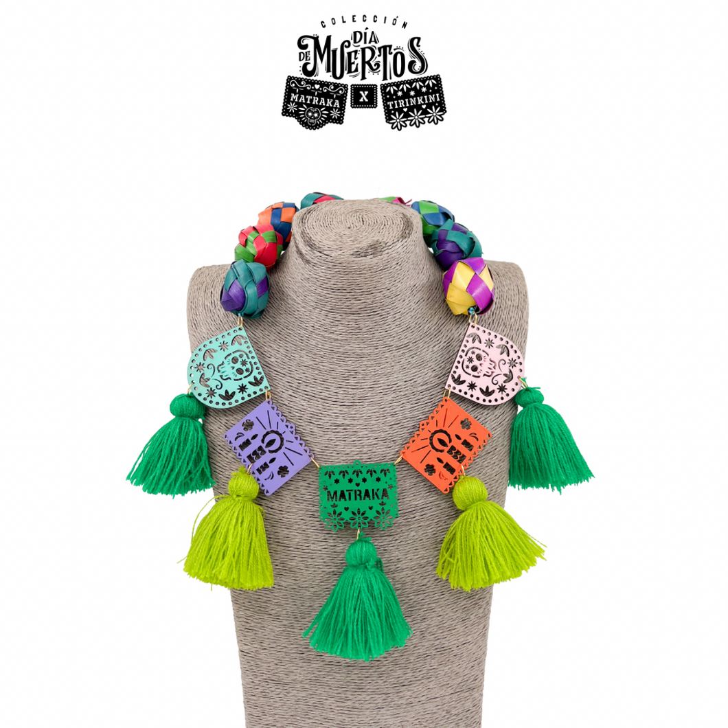 Collar verde papel picado