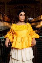 Cargar imagen en el visor de la galería, Blusa tsïtsïki Amarillo

