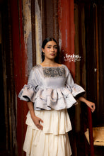 Cargar imagen en el visor de la galería, Blusa tsïtsïki plateado
