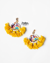 Cargar imagen en el visor de la galería, Preorden aretes torito de carnaval amarillo
