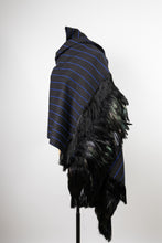 Cargar imagen en el visor de la galería, Rebozo ceremonial tradicional plumas
