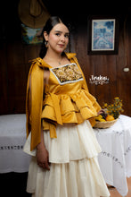 Cargar imagen en el visor de la galería, Blusa magnolia dorado
