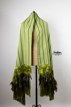 Cargar imagen en el visor de la galería, Rebozo ceremonial verde limón
