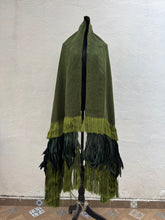 Cargar imagen en el visor de la galería, Rebozo ceremonial verde

