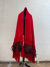 Cargar imagen en el visor de la galería, Rebozo ceremonial rojo
