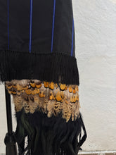 Cargar imagen en el visor de la galería, Rebozo tradicional purépecha con plumas
