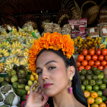 Cargar imagen en el visor de la galería, Diadema cempasúchil naranja
