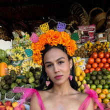 Cargar imagen en el visor de la galería, Diadema papel picado curveado y cempasúchil
